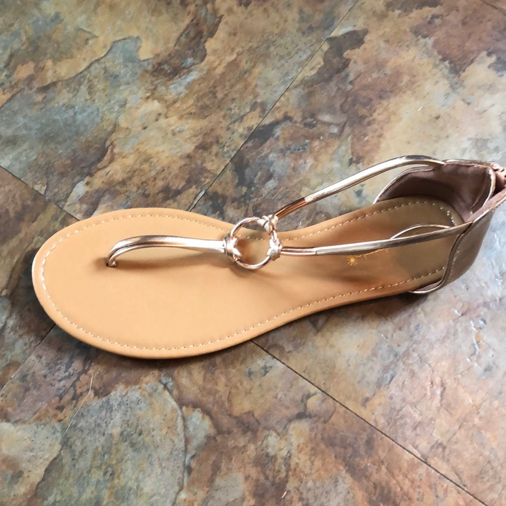 🎀 Brand New, Never Worn👣, Rose Gold Sandals💋👡